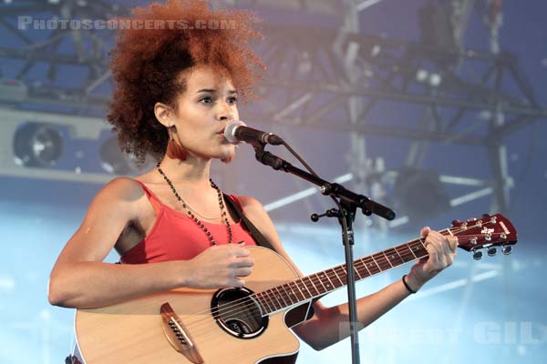 ANDREA DURAND - 2012-06-22 - PARIS - Hippodrome de Longchamp - 